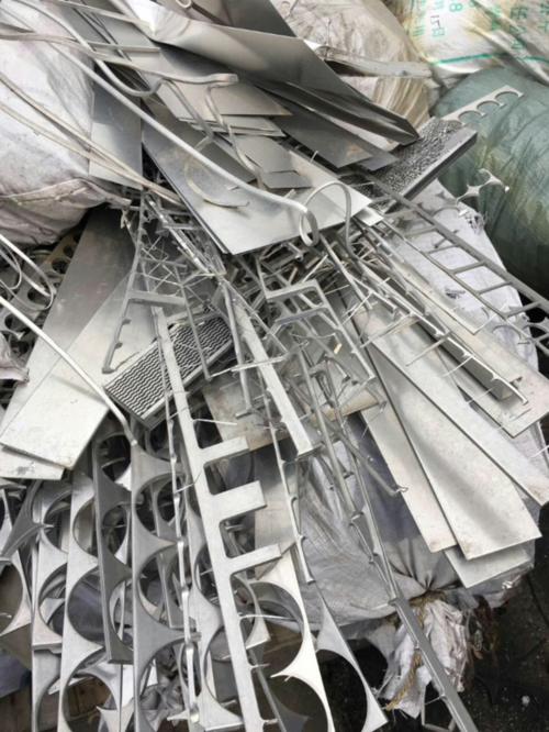废铝 工厂处理一批换热器报废料及边角料 粗刨花10多吨等废铝 产品